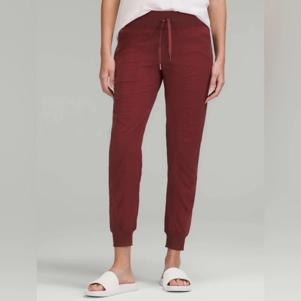 Lululemon Dance Studio Mid-Rise Jogger Red Merlot Size 14‎